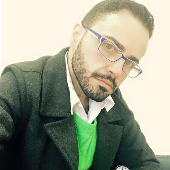 Meet your Posher, Carlos - Picture 3 of 7